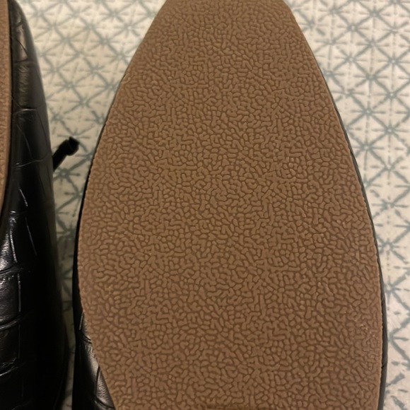 Black “alligator” print slides - Picture 6 of 8